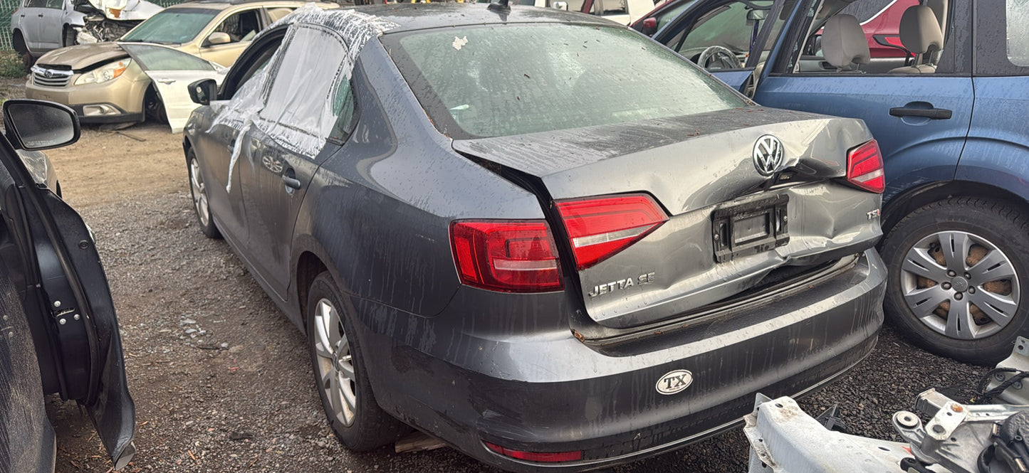 2015 Volkswagen Jetta / N Yard