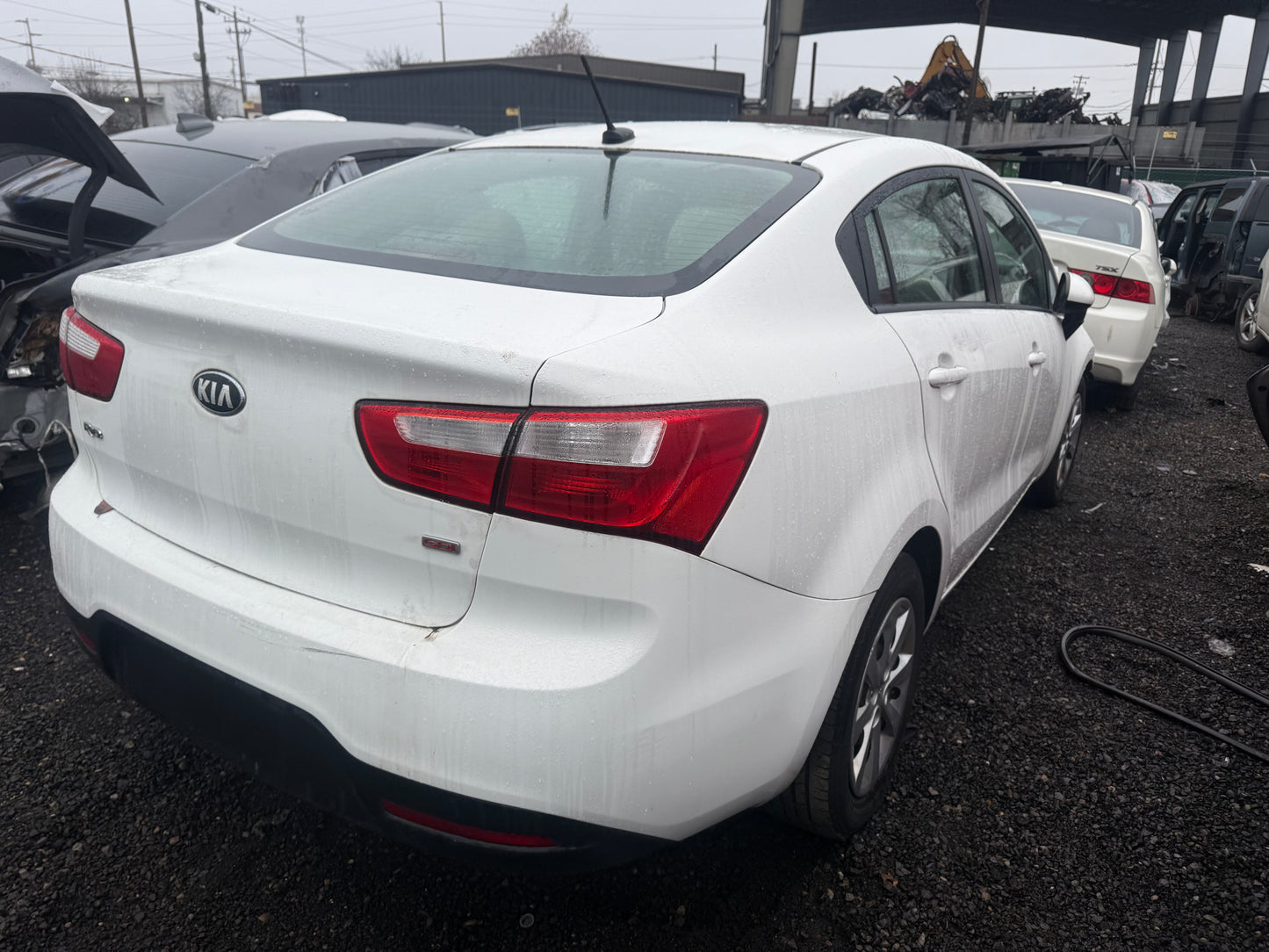 2014 Kia Rio / N yard