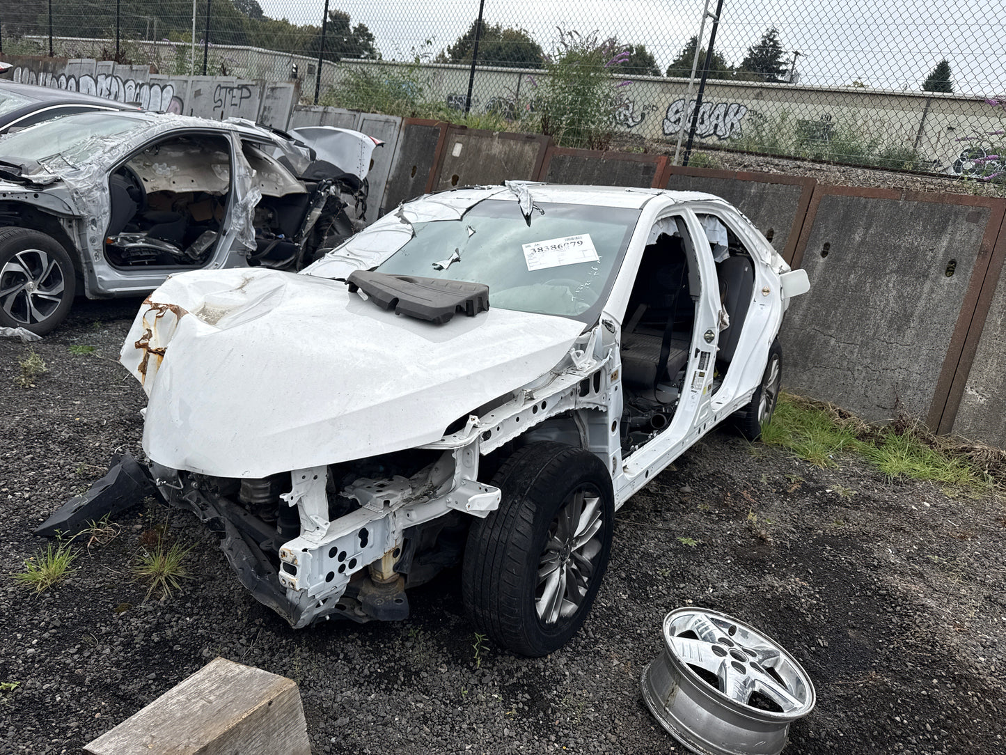 2016 Toyota Camry / N Yard