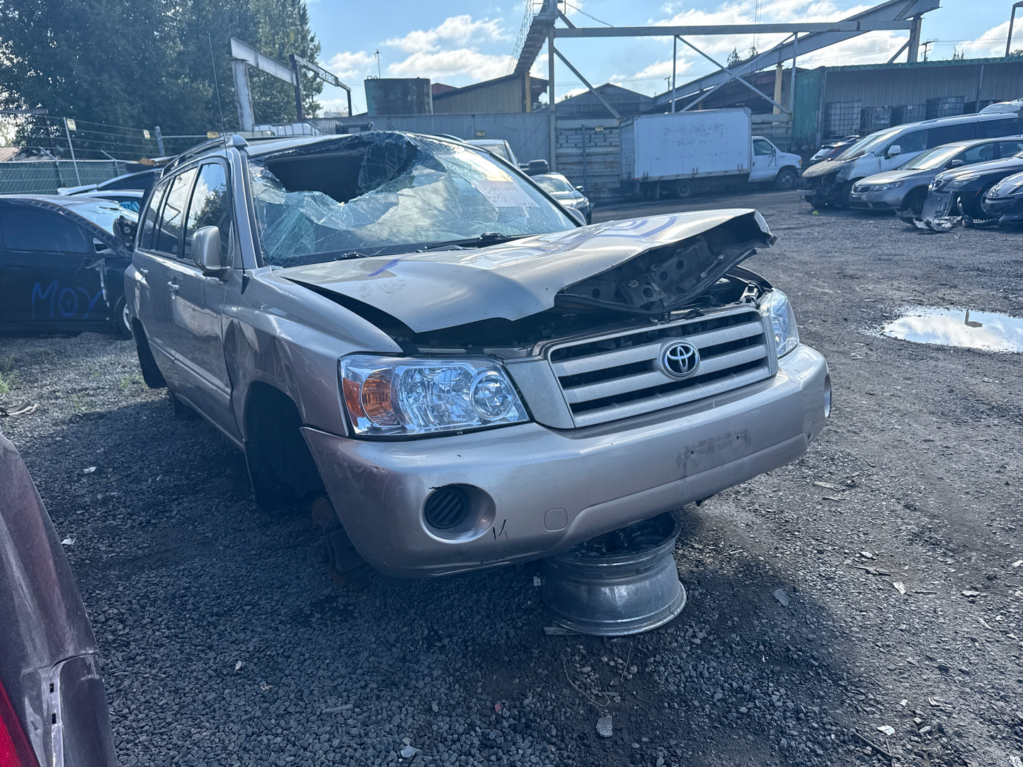 2005 Toyota Highlander / N Yard