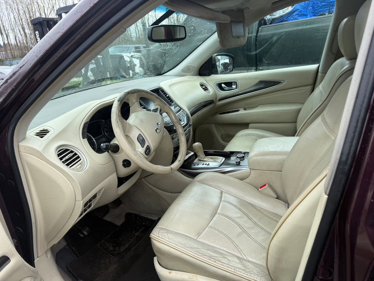 2014 Infiniti JX35 / SE Yard