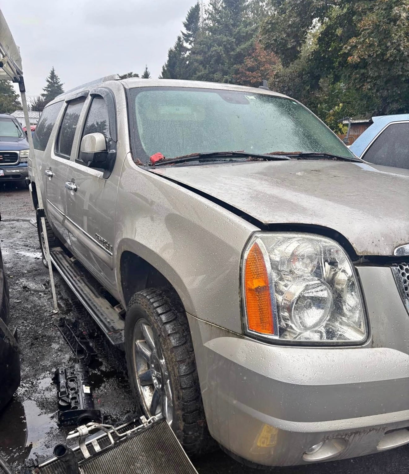 2010 GMC Yukon / SE Yard