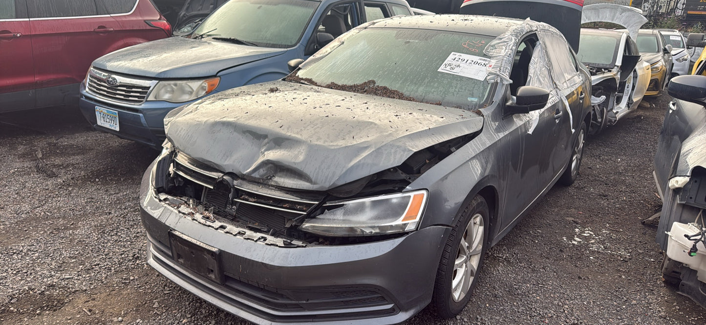 2015 Volkswagen Jetta / N Yard