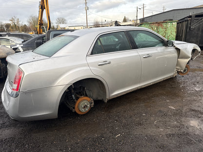 2011 Chrysler 300 \ N yard