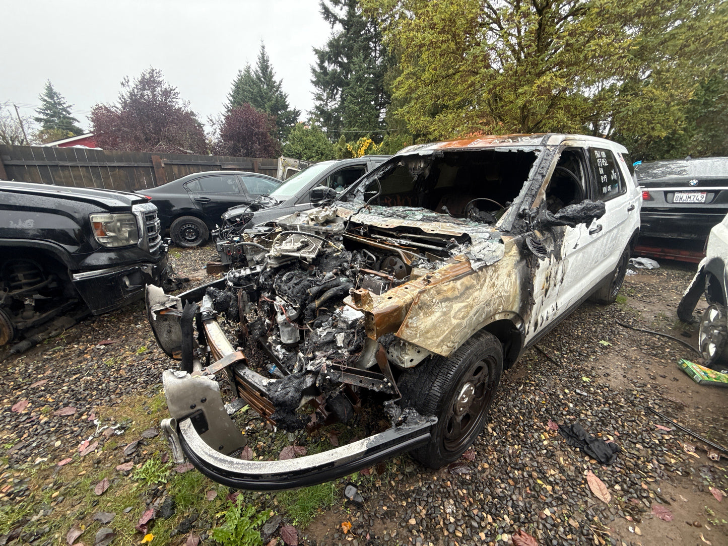 2018 Ford Explorer / SE Yard