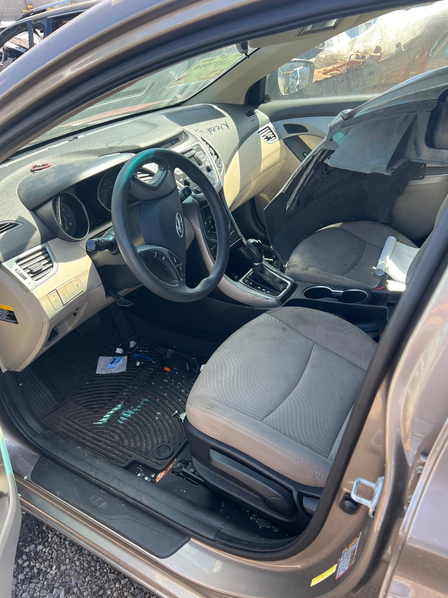2016 Hyundai Elantra / N Yard