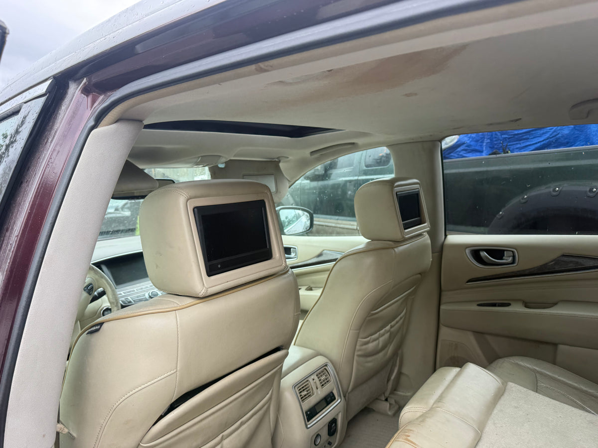 2014 Infiniti JX35 / SE Yard