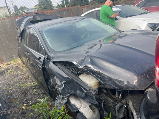 2014 Ford Fusión / N Yard