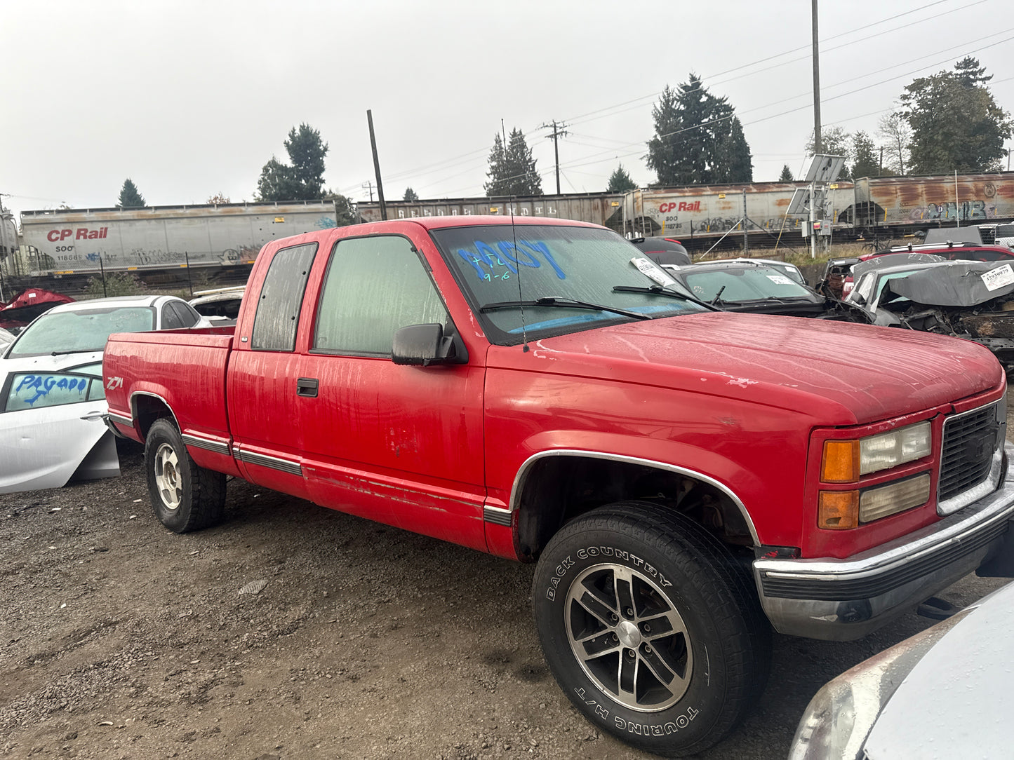 1998 GMC Sierra / N Yard