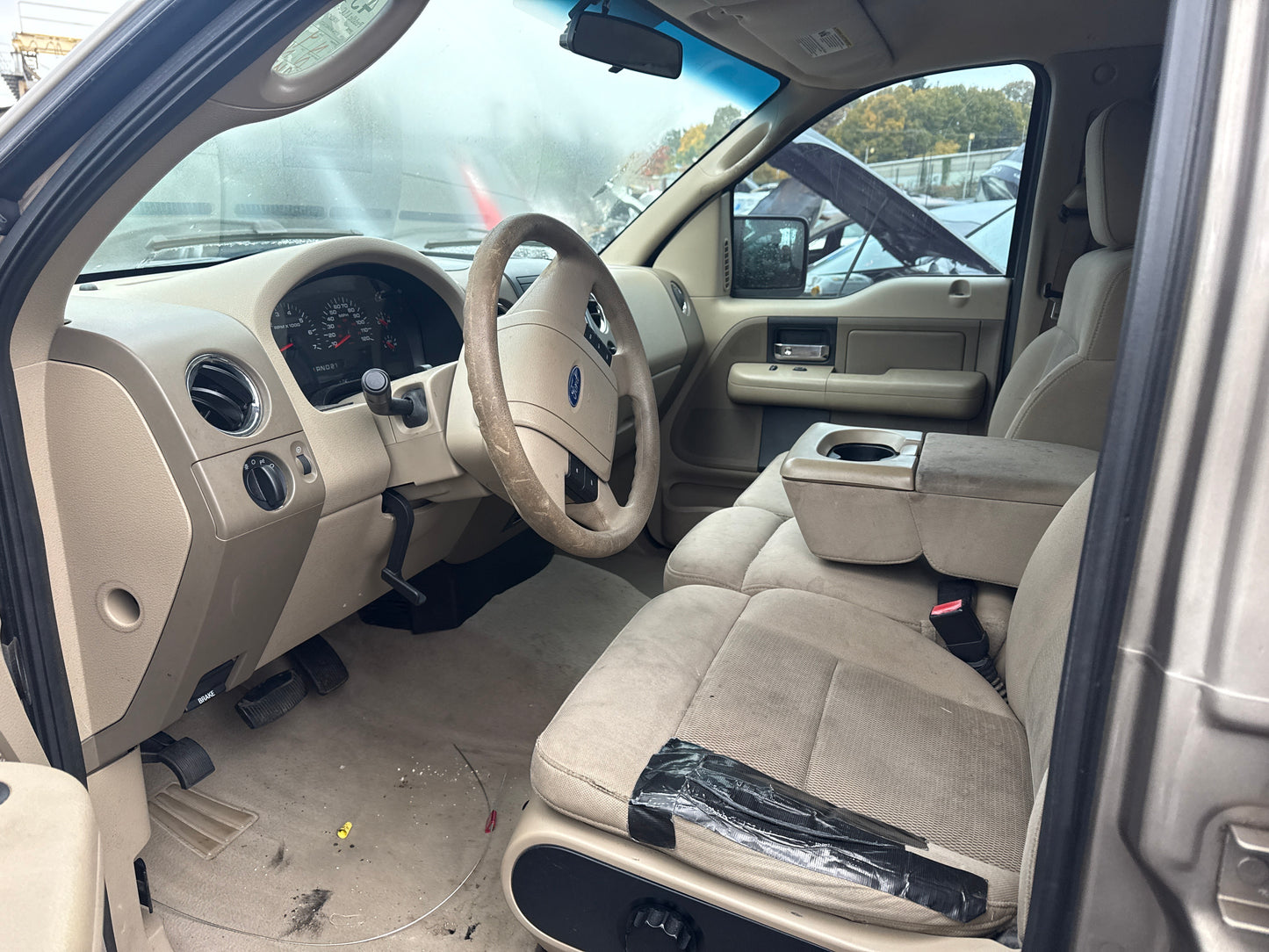 2004 Ford F-150 / N Yard