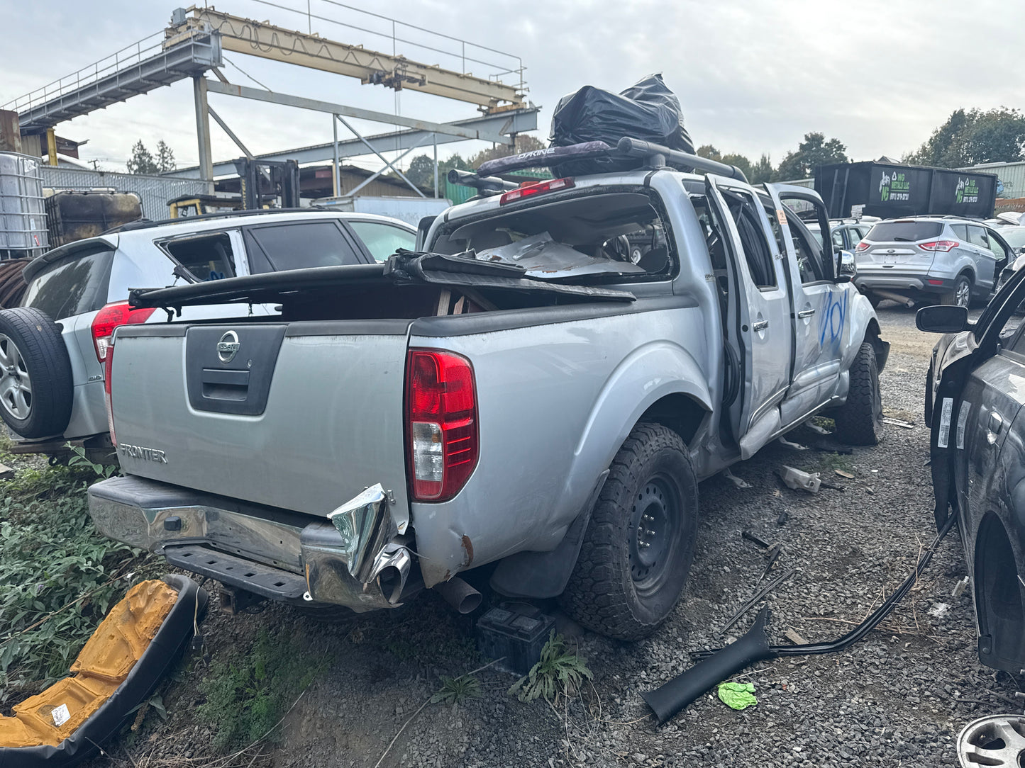 2012 Nissan frontier / N Yard