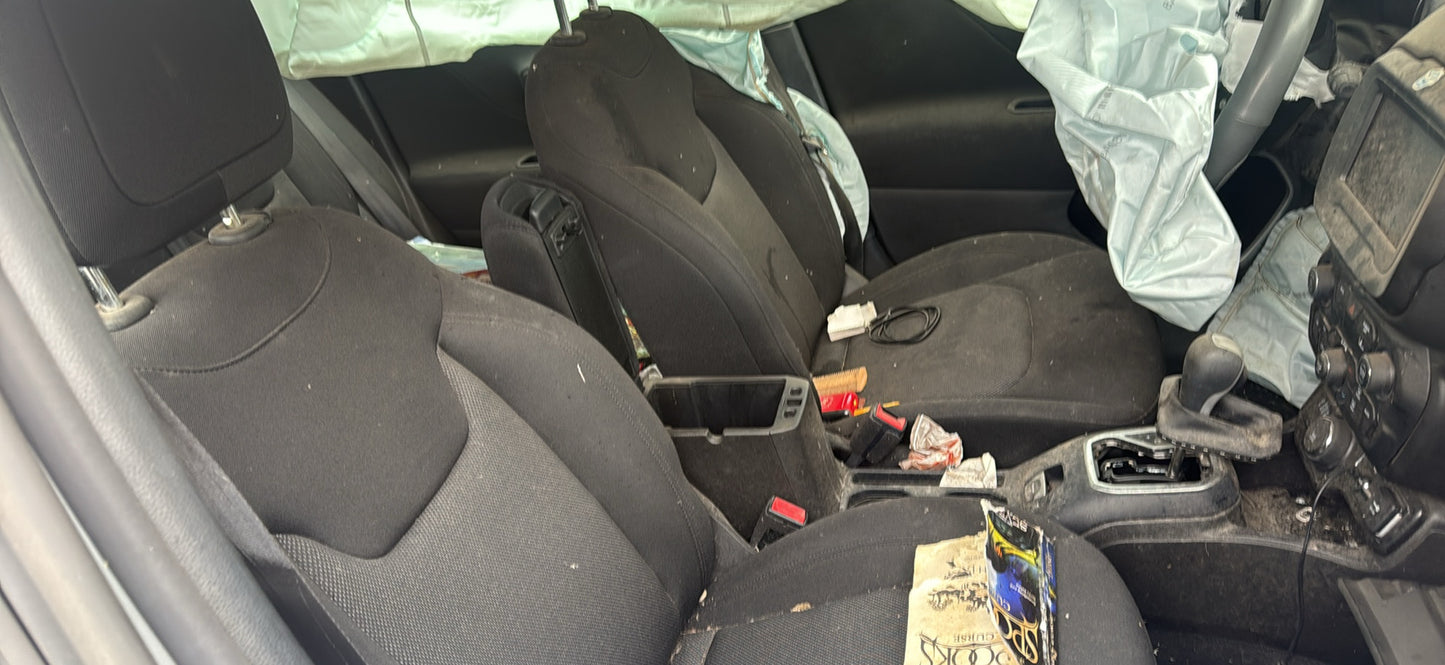 2022 Jeep Renegade / N Yard