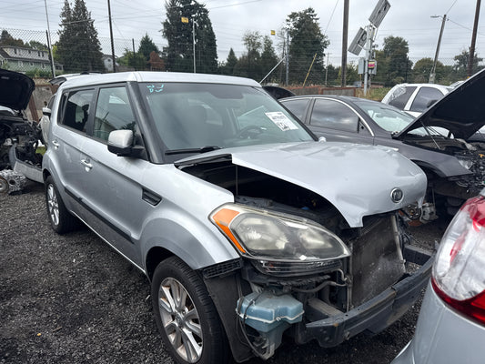 2012 Kia Soul \ N Yard