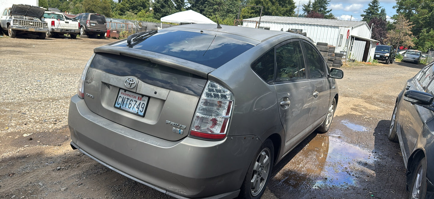 2007 Toyota Prius / SE Yard