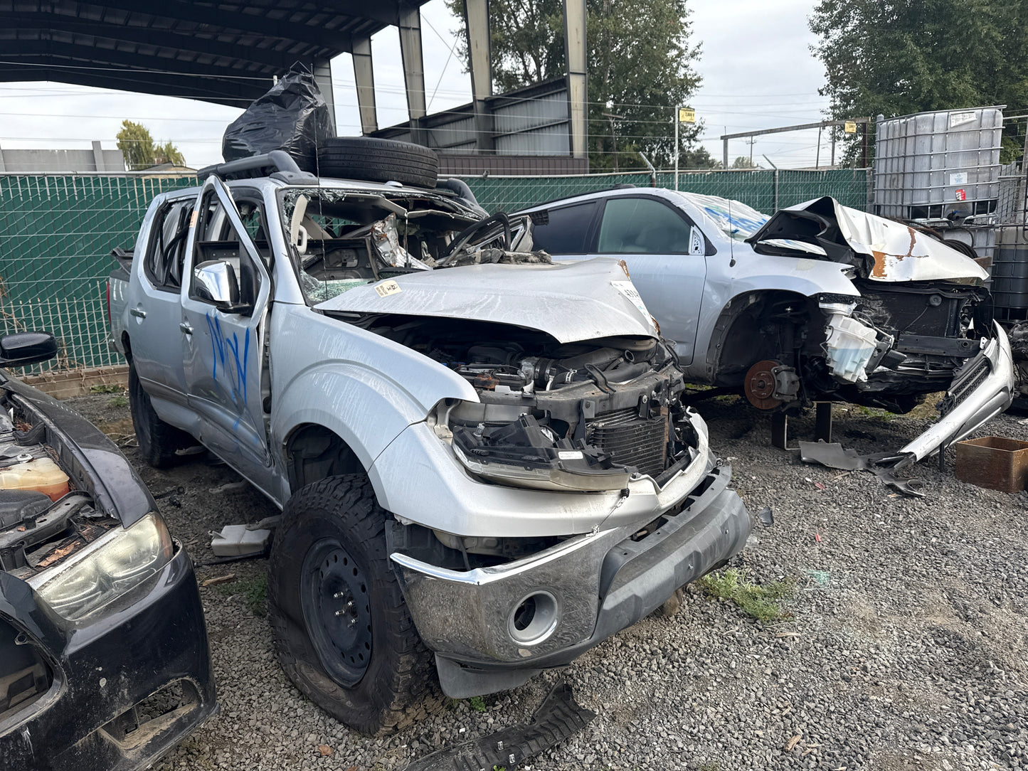 2012 Nissan frontier / N Yard