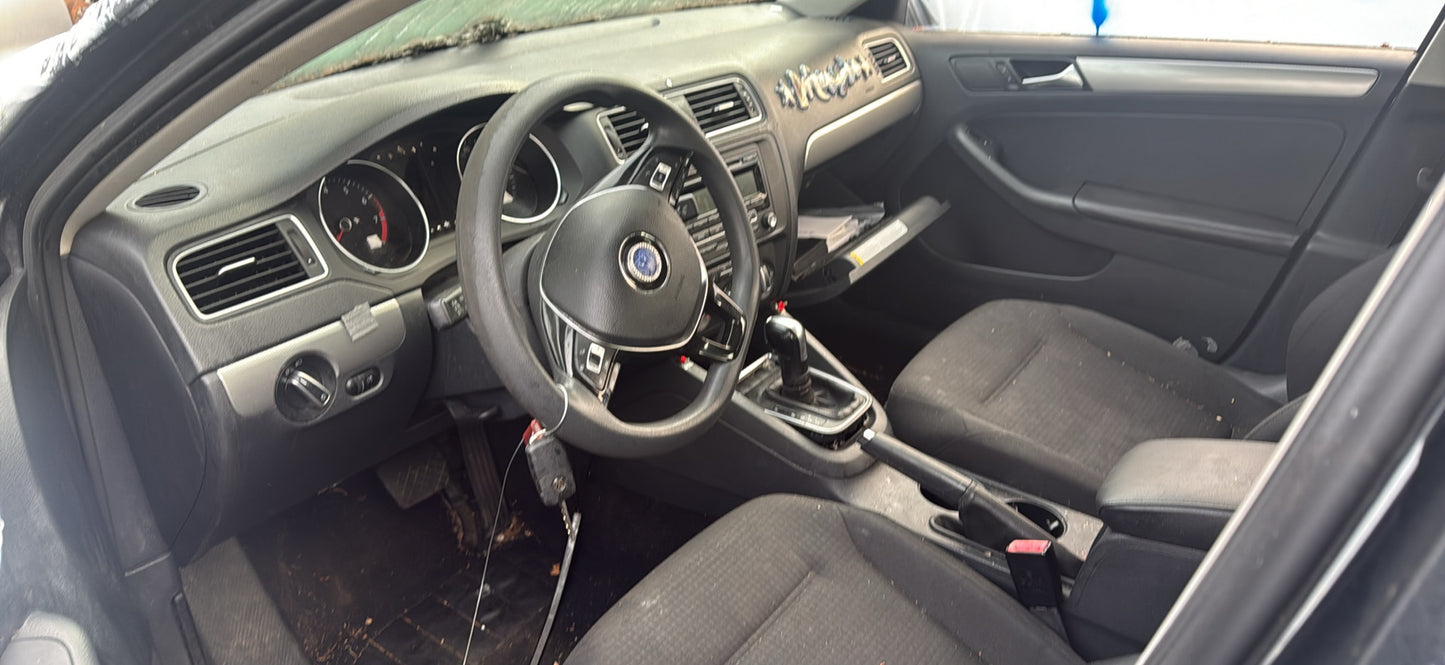 2015 Volkswagen Jetta / N Yard
