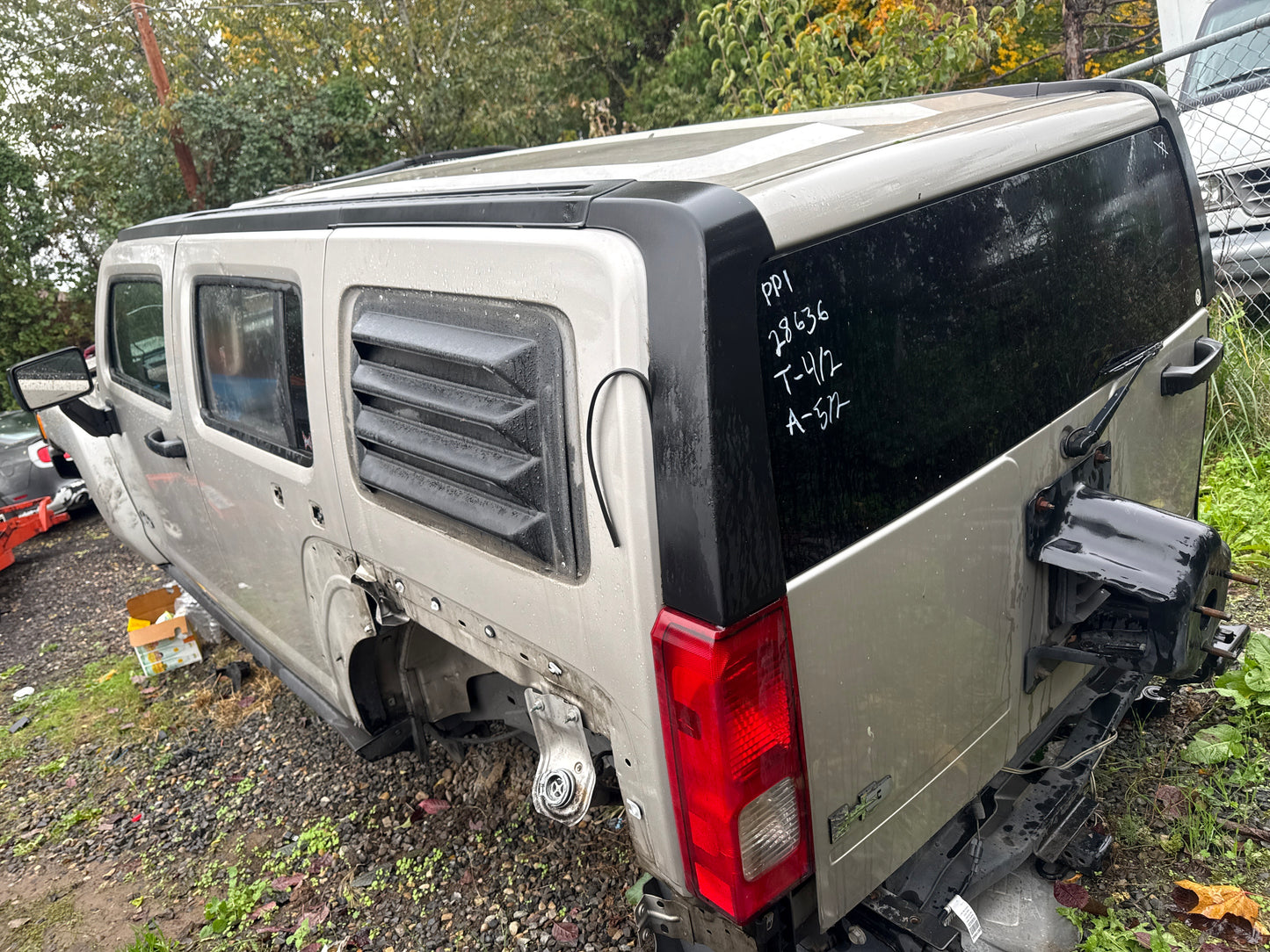 2006 Hummer H3 / SE Yard