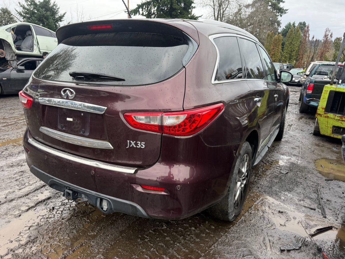 2014 Infiniti JX35 / SE Yard