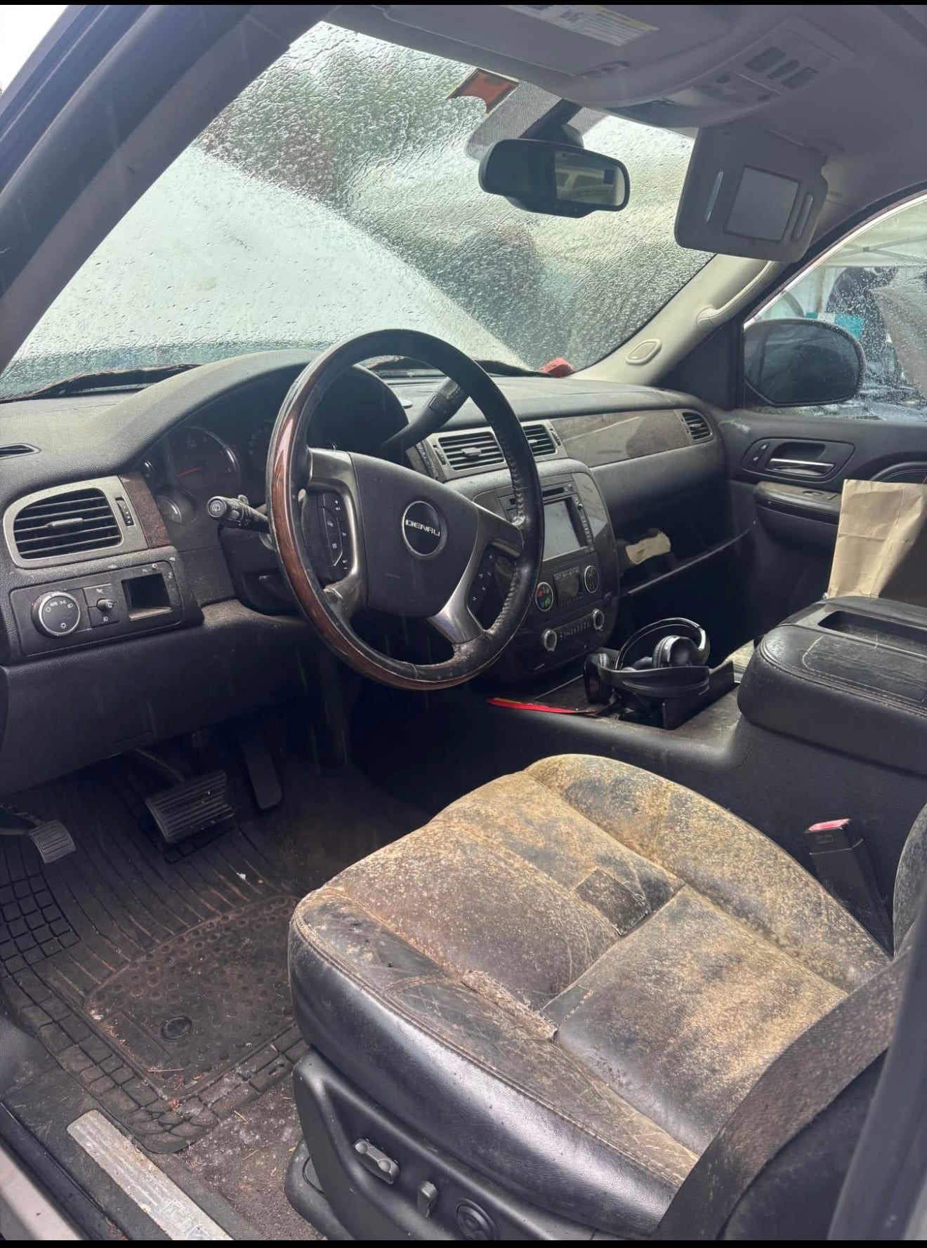 2010 GMC Yukon / SE Yard