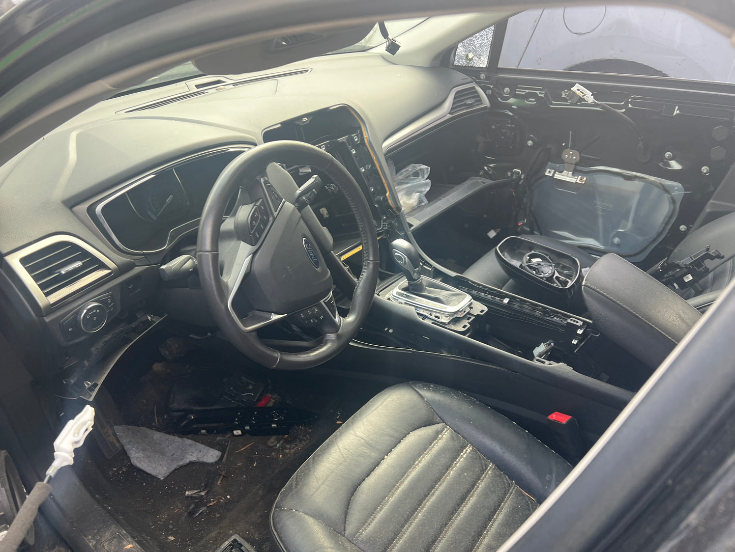 2014 Ford Fusión / N Yard