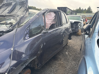 2009 Honda Fit / N yard