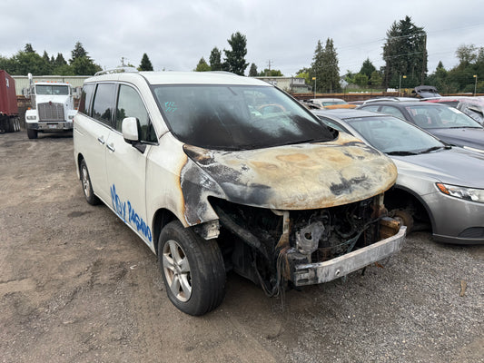 2015 Nissan Quest / N Yard
