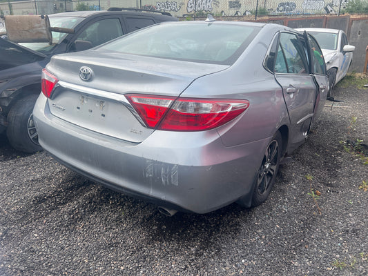 2016 Toyota Camry / N Yard