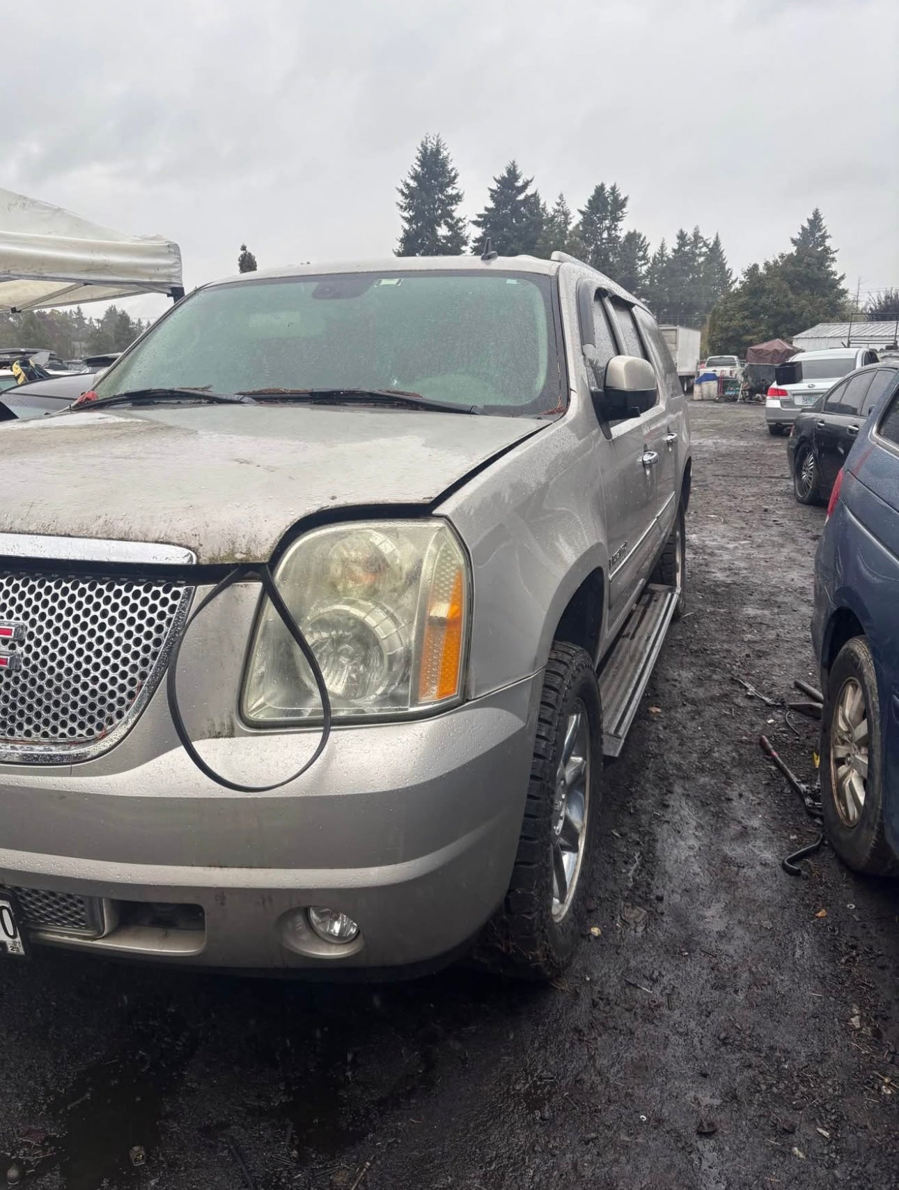 2010 GMC Yukon / SE Yard