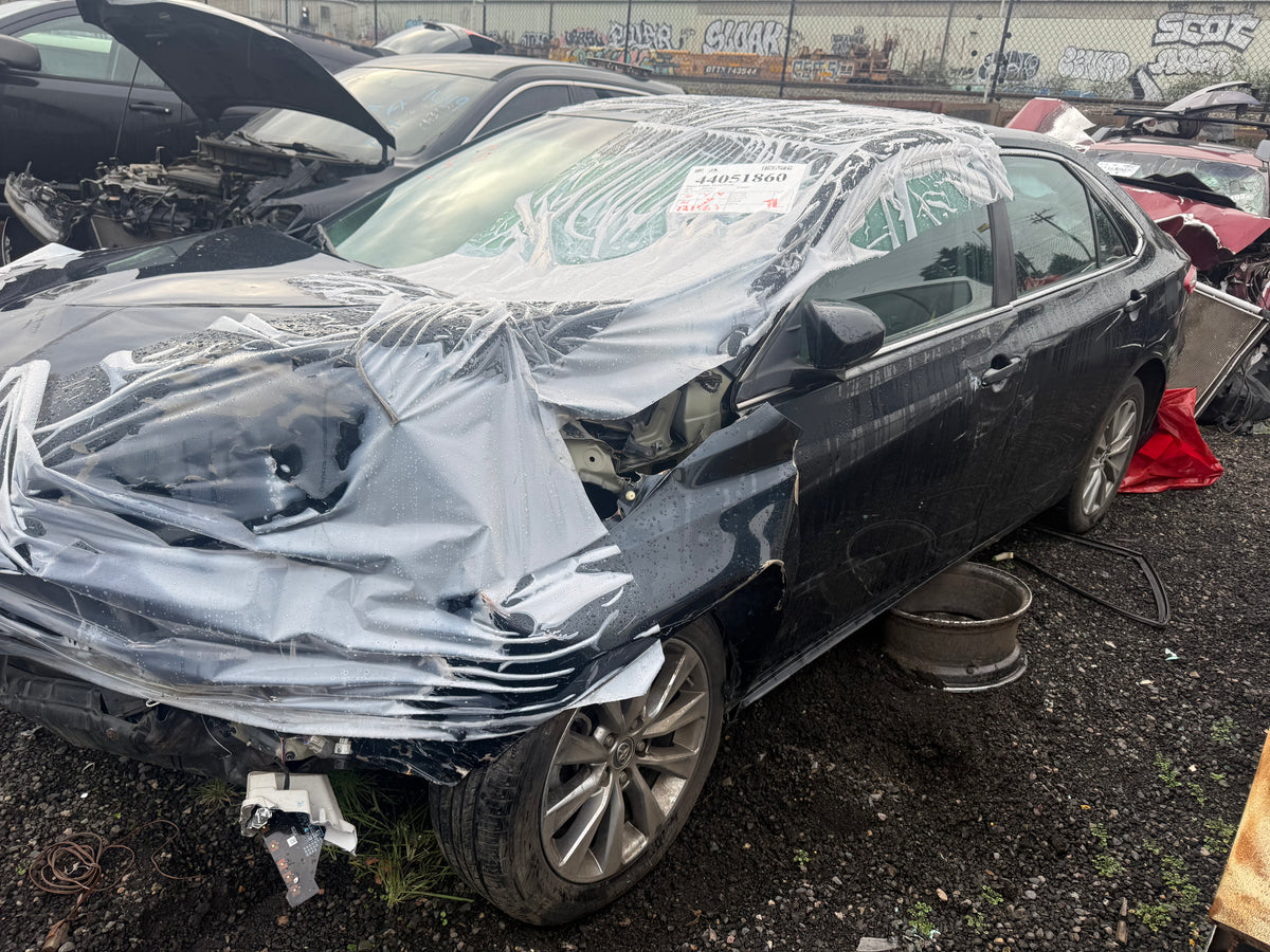 2015 Toyota Camry / N Yard