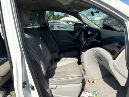 2015 Nissan Quest / N Yard