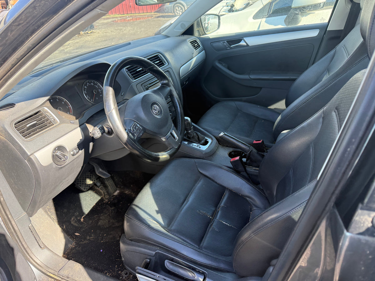 2014 VW Jetta 1.8 / N Yard