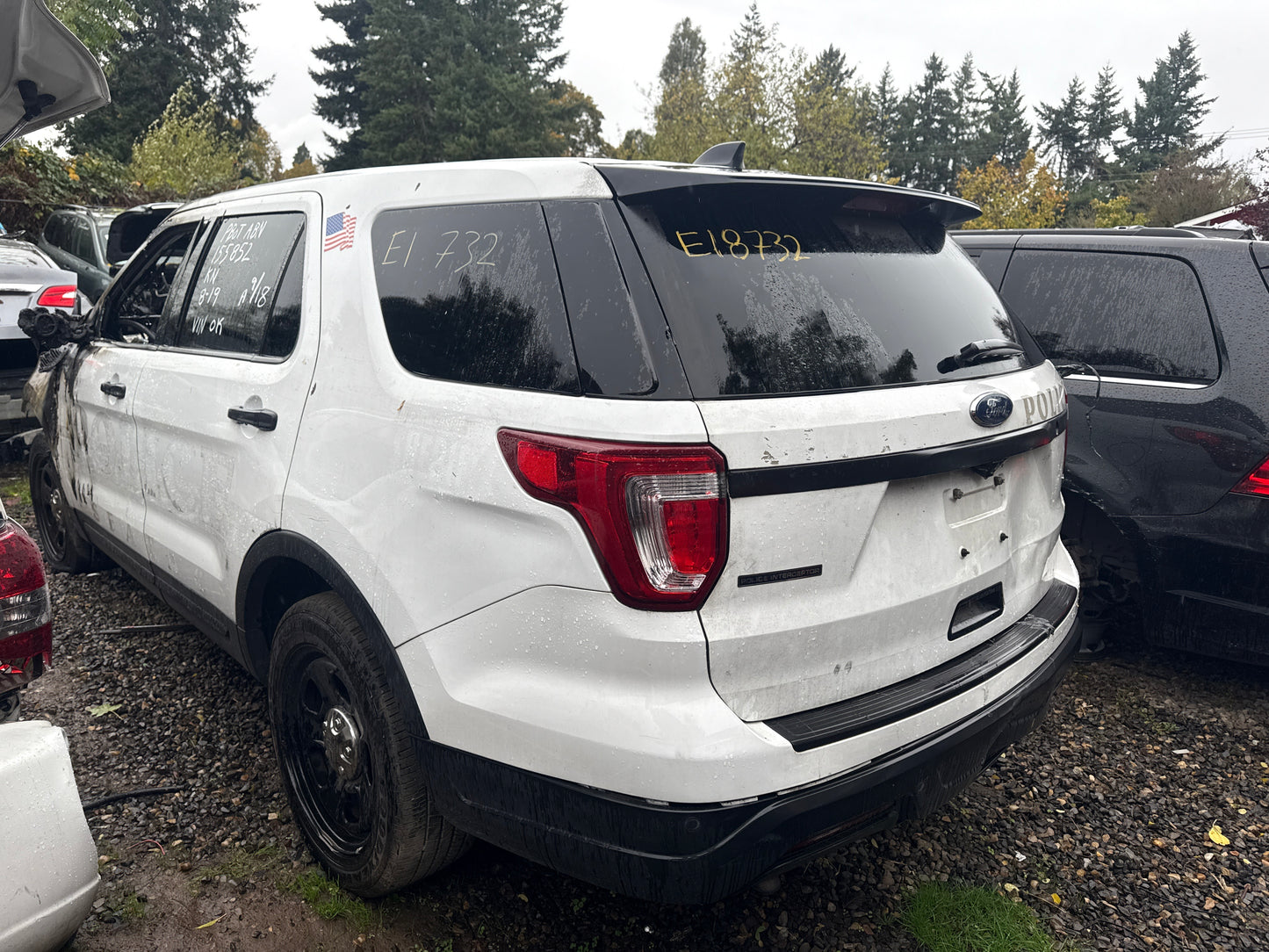 2018 Ford Explorer / SE Yard