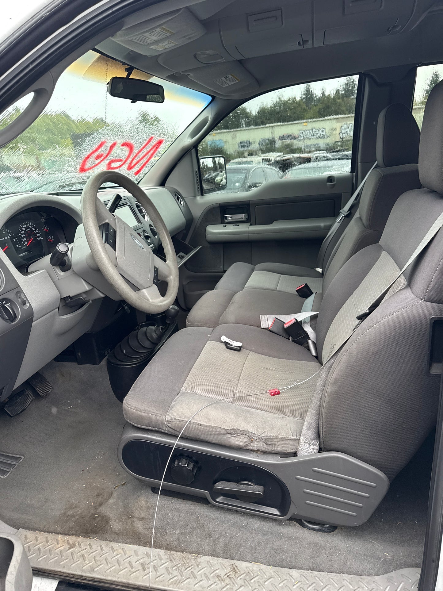 2004 Ford F-150 / N Yard