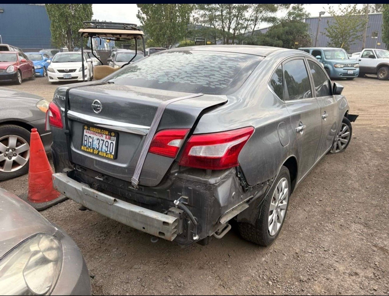 2017 Nissan Sentra / SE Yard