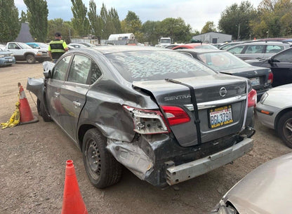 2017 Nissan Sentra / SE Yard