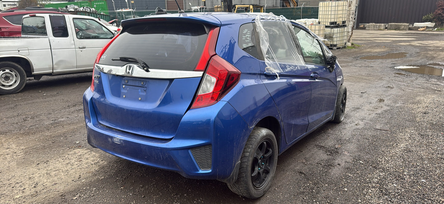 2014 Honda Fit / N yard