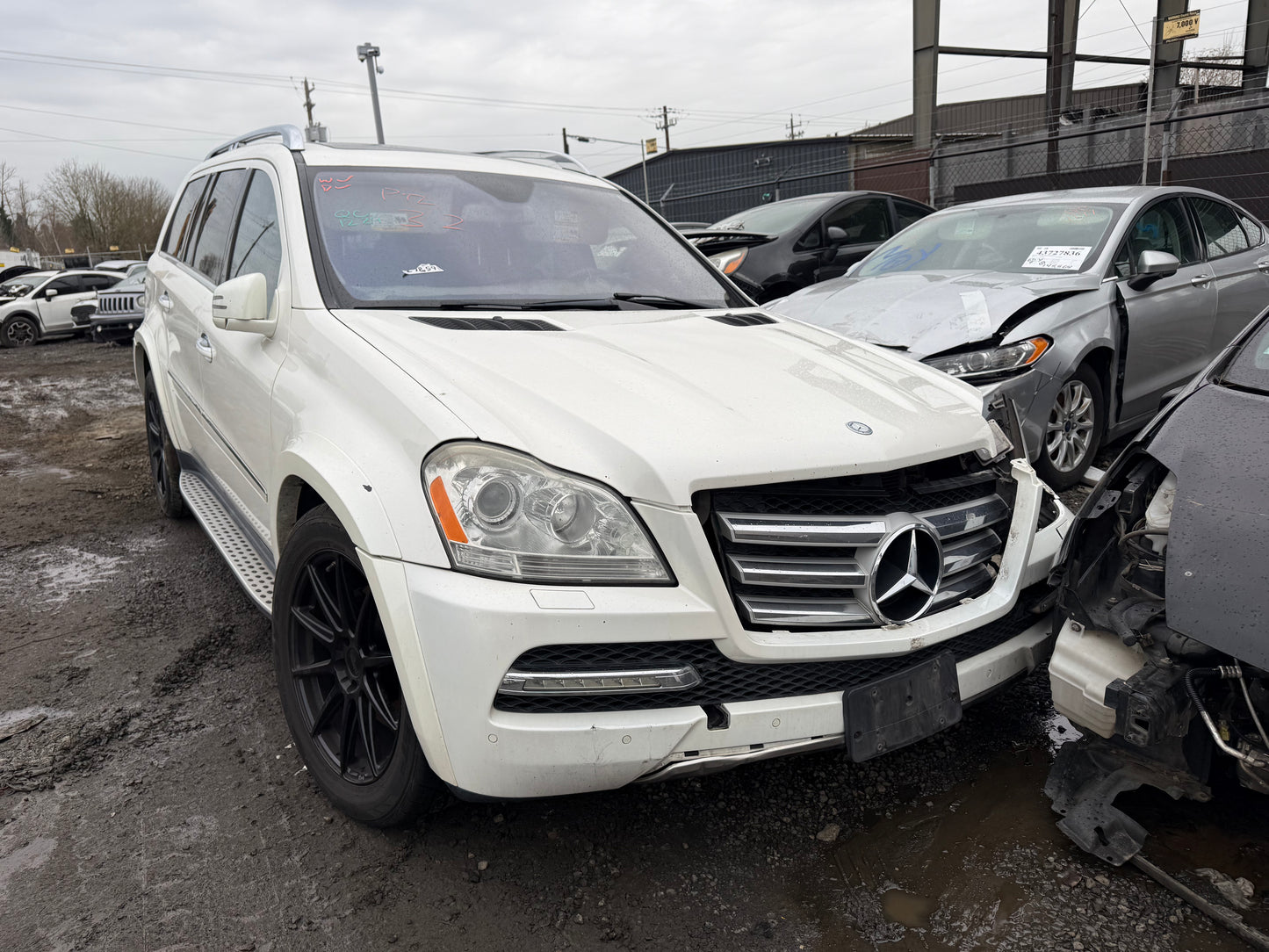 2011 Mercedes GL-550 / N Yard