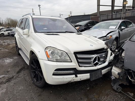 2011 Mercedes GL-550 / N Yard